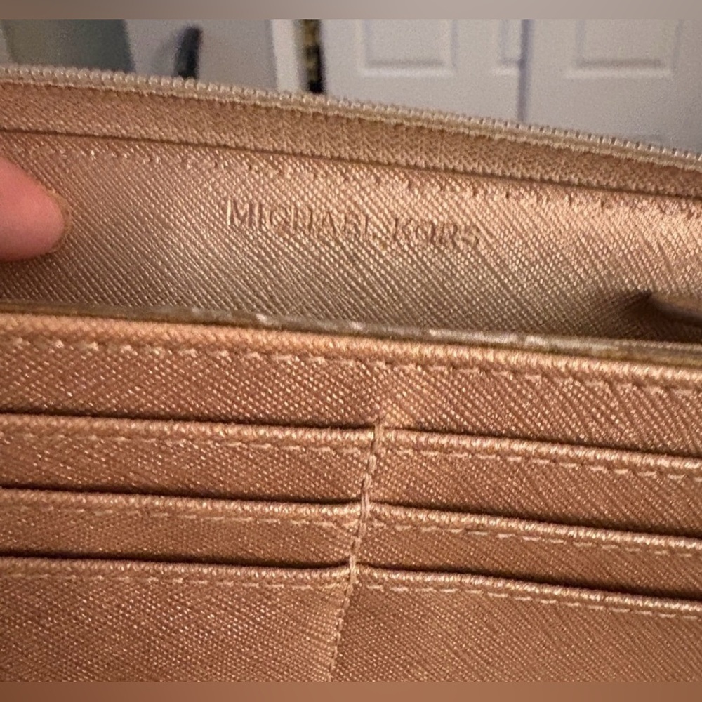 Michael Kors Rose Gold Metallic Large Handbag & Matching Wallet NWOT - Picture 15 of 15